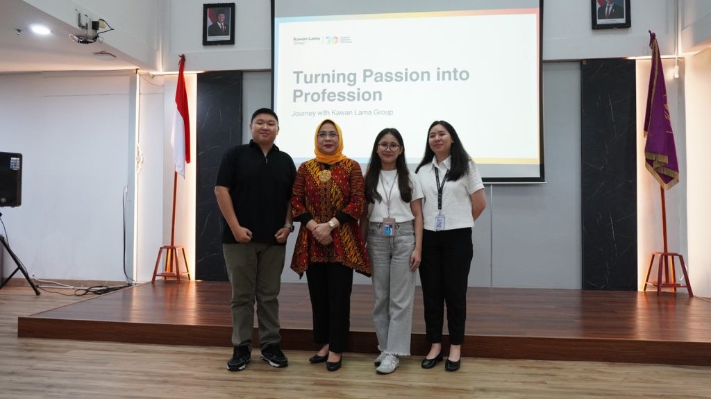 Foto grup pembicara KLG Mengajar dengan Fakultas Teknologi Informasi Universitas Tarumanagara