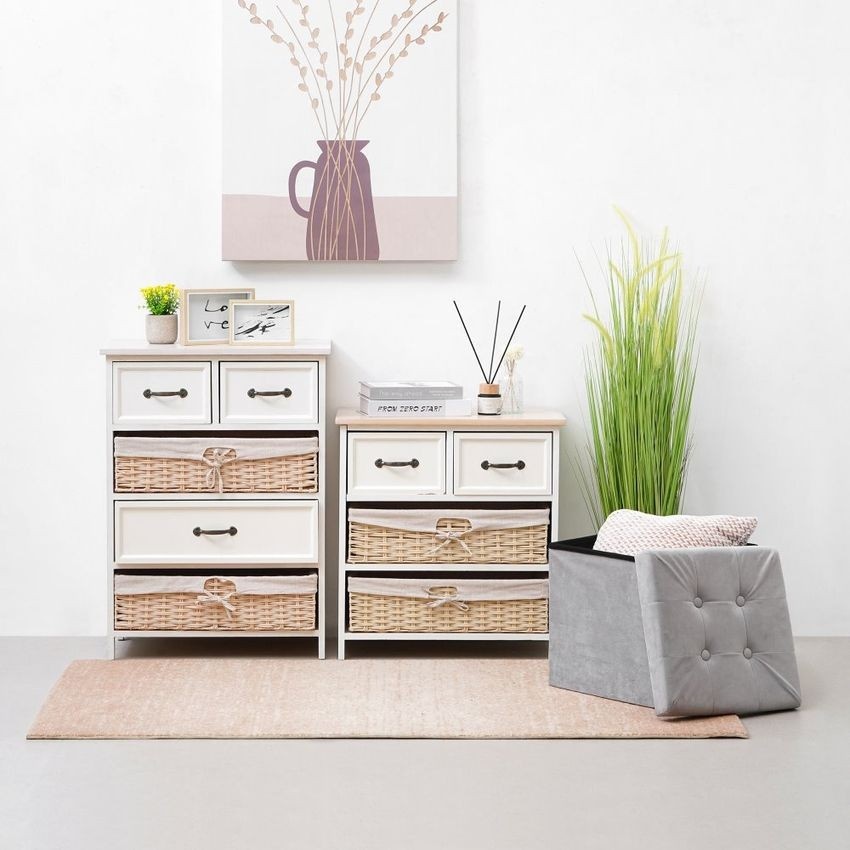 Foto desain kamar kost 3x3 dengan laci dan ottoman lipat.