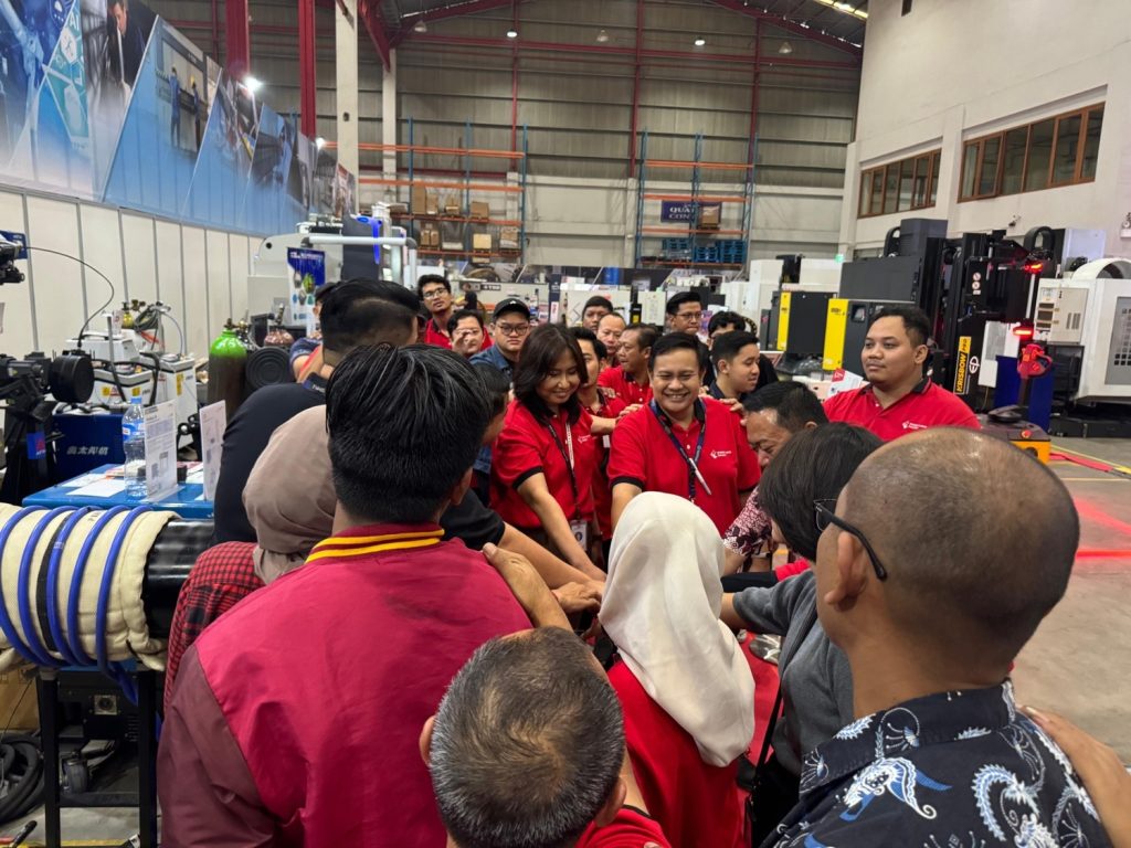 Foto grup tim Kawan Lama Solution di acara Kawan Lama EXPO 2025